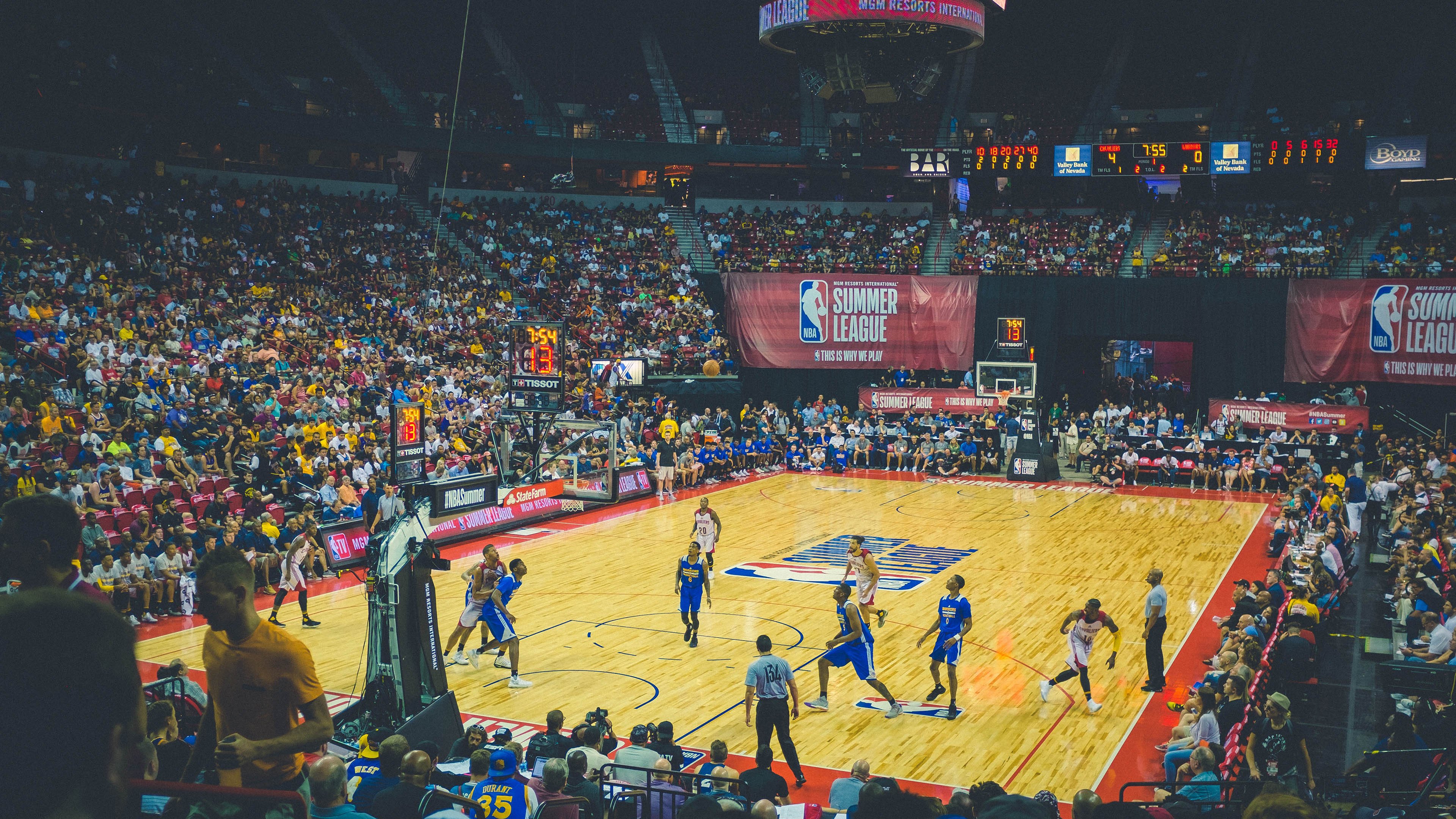 塞维利亚主场1-1战平比利亚雷亚尔，双方互有攻守，塞维利亚vs