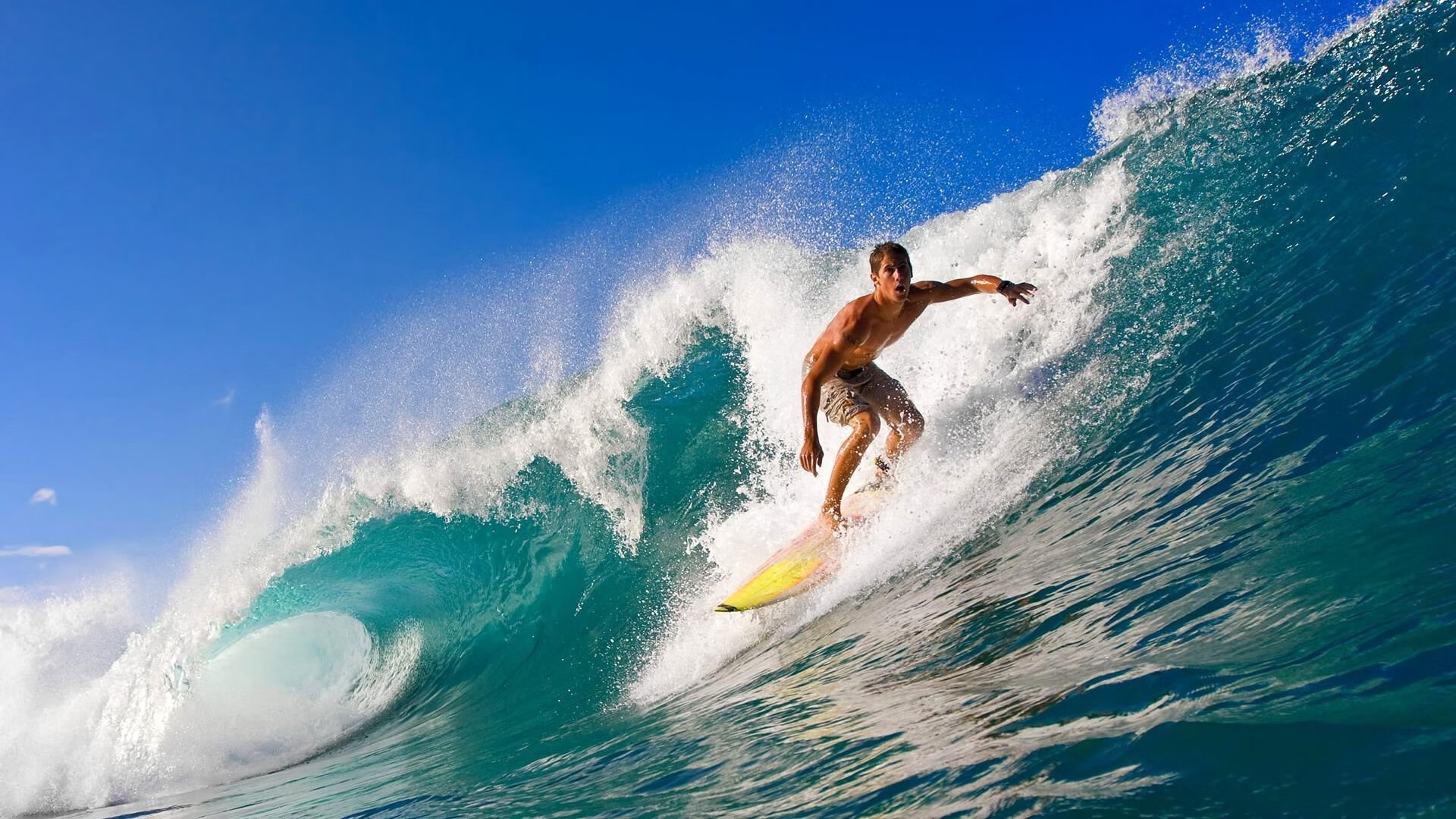 电竞主播职业发展多路径探索及成长规划指导,电竞主播的收入